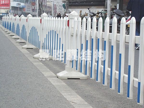 道路護(hù)欄.jpg