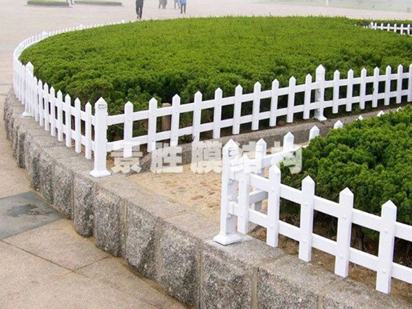 草坪護(hù)欄2.jpg